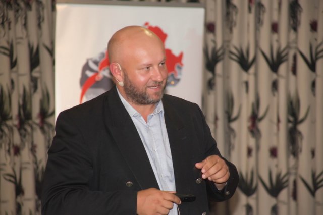 Dr Frans Cronje